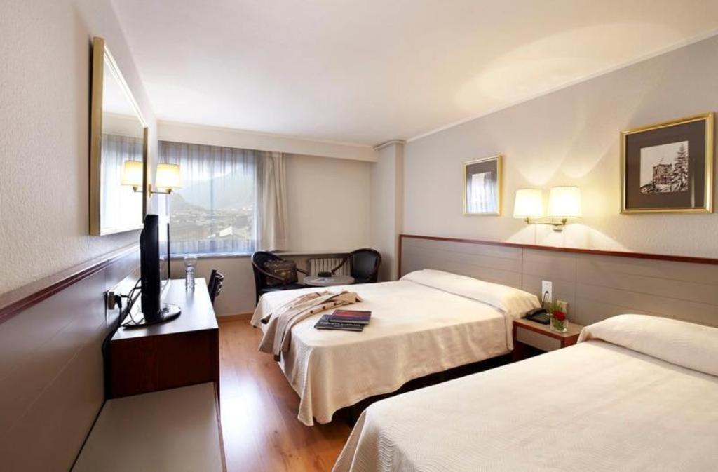 Hotel Comtes D Urgell Andorra la Vella Buitenkant foto